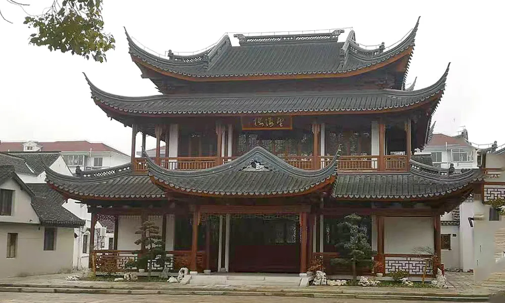 传统建筑屋面层次与飞檐轮廓
