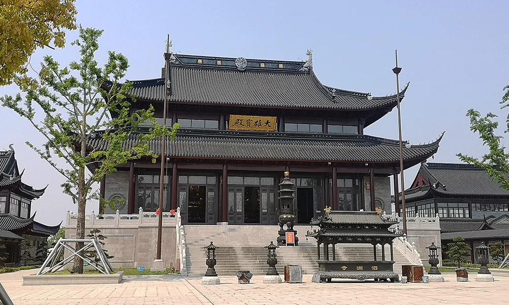 传统殿阁前的台基、台阶与石作空间
